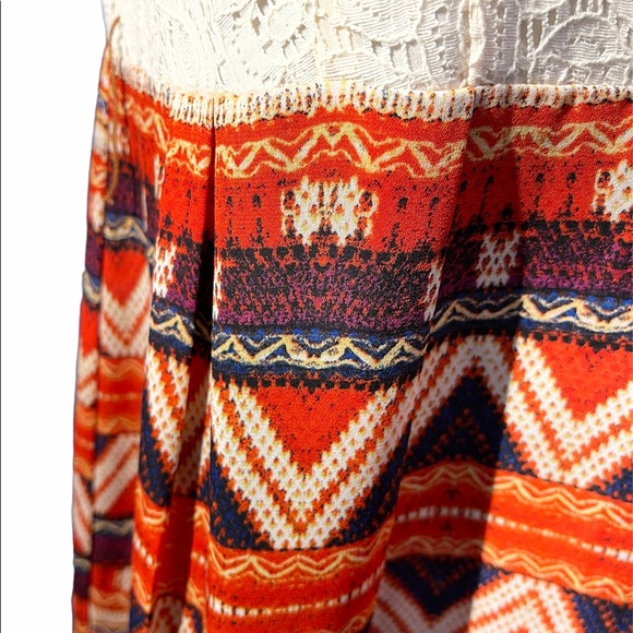 City triangles romper - Picture 5 of 11